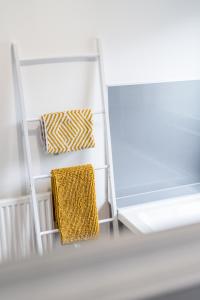 Hardgate Getaway - 3-Beds Home with Free Parking & Fast Wi-Fi