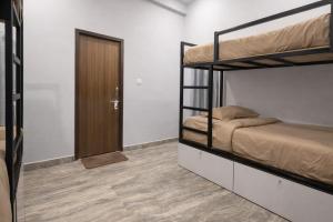 Backpackers Stop Bhimtal