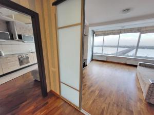 VIP KING SIZE apartment 106 м2 в Мост Сити, ОГРОМНАЯ ванна, 2 раздельные комнаты, ВИД на реку, Smart TV Генератор