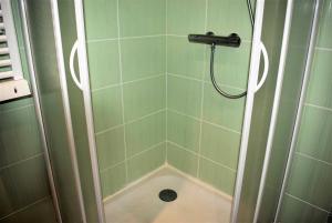 Appartement 2-4 pers VUE MER EXCEPTIONNELLE avec terrasse à PERROS-GUIREC - Ref 908