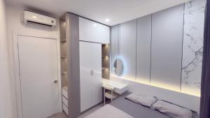 Modern Oceanus Apartment Beachfront Access