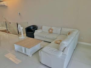 Seaview pool villa bangsaray