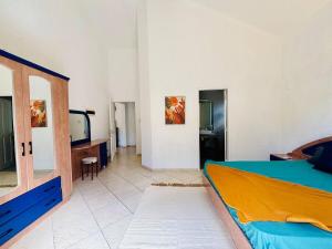 Beachside Holiday Escape Gem