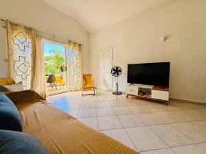 Beachside Holiday Escape Gem