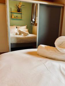 Beautiful chalet with swimming pool & great garden