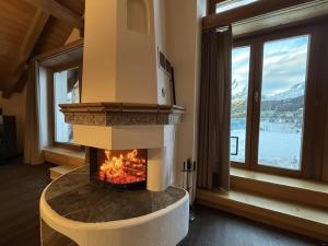 St Moritz Lakeside Penthouse 4-Bedroom Apartment