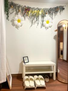 NEW Gangnam Stn 5min 50inch TV Netflix Washer Dryer YOUON STAY