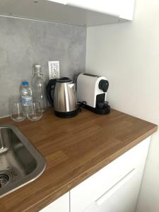 Roses studio - Bulgaria mall, Brand New, Ground floor, Self check-in, Free Public parking