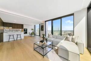 Stylish London Apartment for Groups, Perfect for City Breaks