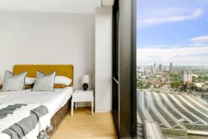 Stylish London Apartment for Groups, Perfect for City Breaks