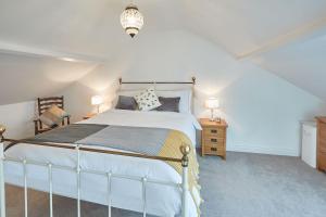 Saltburn Centre 3-Bed 3-Bath Apartment