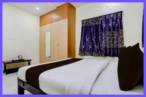 Hotel Royal Heritage Near Lake