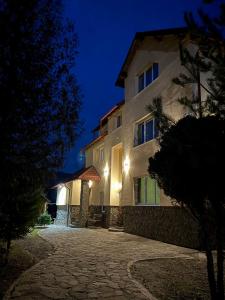 Гуцульська оселя