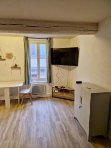 Studios Scandinaves rénovés au Centre Narbonne Wi-Fi