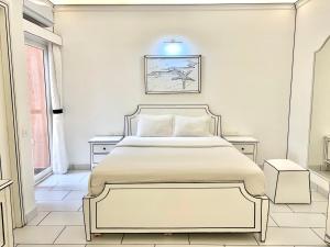 Unique 2D Comic-Style Black & White Stay