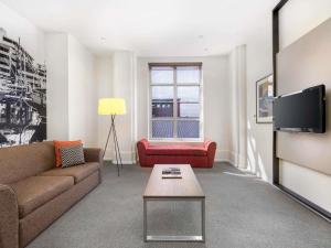 Mantra One Sandy Bay Road