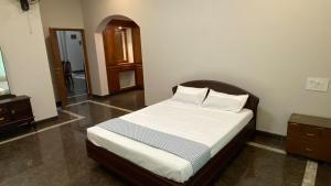 Abida Mansion 4BHK Near MCP Convention Centre IJK