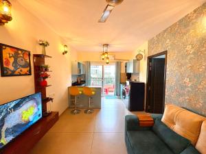 Chic & Cozy Siolim 1BHK with Shared Pool & Calm Vibes