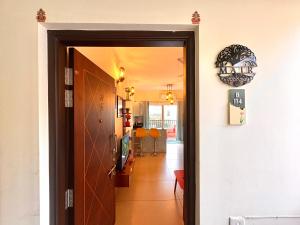 Peaceful 1BHK Workation Stay with Shared Pool in Siolim