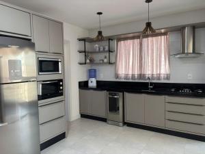 Meia Praia, Itapema SC 3 Suites, 2 vagas de garagem