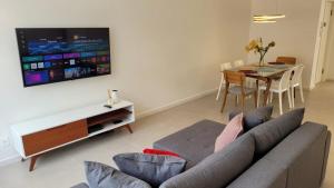 Beautiful 2 bedroom apartment with Oceanview