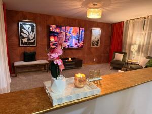 4Bdrm Cozy home with private basement suite