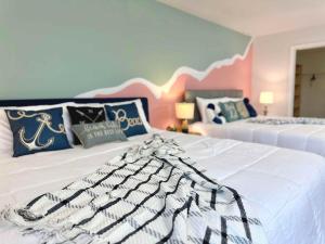 Stunning Family Suite 2 King Beds Piano Sleeps 10