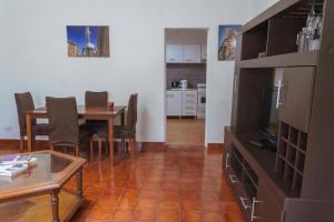 Casa cerca del centro luminosa y tranquila con patio