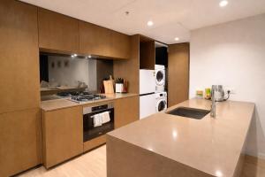 Warm Timber & Cream Retreat