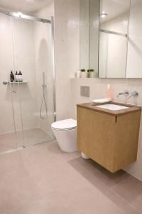 Warm Timber & Cream Retreat