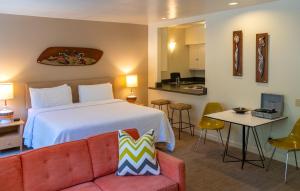The Hideaway - 21 and Over - A Town & Desert Boutique Hotel