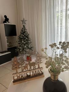 Cozy Athena Apartment