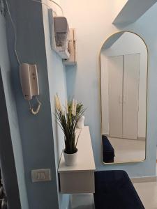 central! work friendly apartment & 2x2m Bed