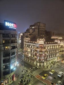 central! work friendly apartment & 2x2m Bed