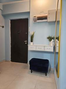 central! work friendly apartment & 2x2m Bed