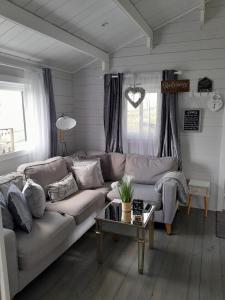 Inch View Cabin with Hot Tub & Sauna