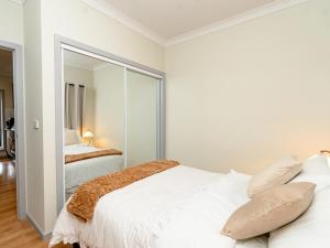 Hunter Valley Modern 4-Bedroom House