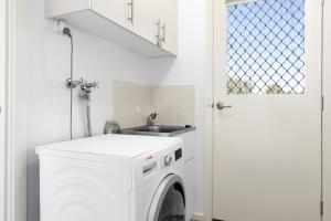 Spacious 2-Bedroom with Private Parking Access