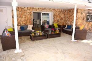 Villa Playa del Sur A 250 metros de una magnifica playa Capacidad más de 16 AC 6 Suites Piscina XL