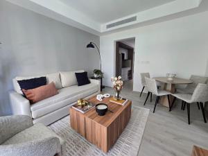 Apartamento a estrenar con acceso privado a la playa