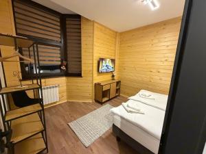 Flora Hotel Apartment 103