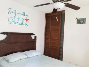 COSTA LINDA Charming 1-03