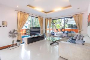 Thai Home Villa 3BR near Hollywood