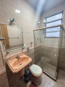 Apartamento em Copacabana - Vista da Natureza - 300 metros da Praia