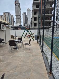 Easy Club 308 Apto 2 quartos Ar condicionado Wi-Fi Netflix Prime piscina Elevador Churrasqueira Sacada 200 m da praia Ideal para Famílias e Amigos Reserve agora