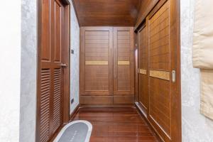 Thai Home 3B 11 Near Hollywood