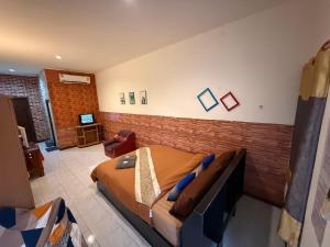 แสนดีเพลส เกสเฮ้าท์ จอมทอง