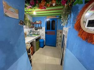 Maison troglodyte en bordure de mer