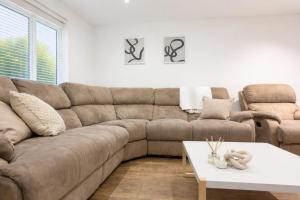 3 Bedroom Spacious Oxford Home with Free Parking near JR Hospital by Spencer and Jackson Short Lets & Serviced Accommodation