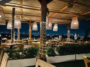 Stunning Views 2BD Condo at Hotel w Pool, Bar